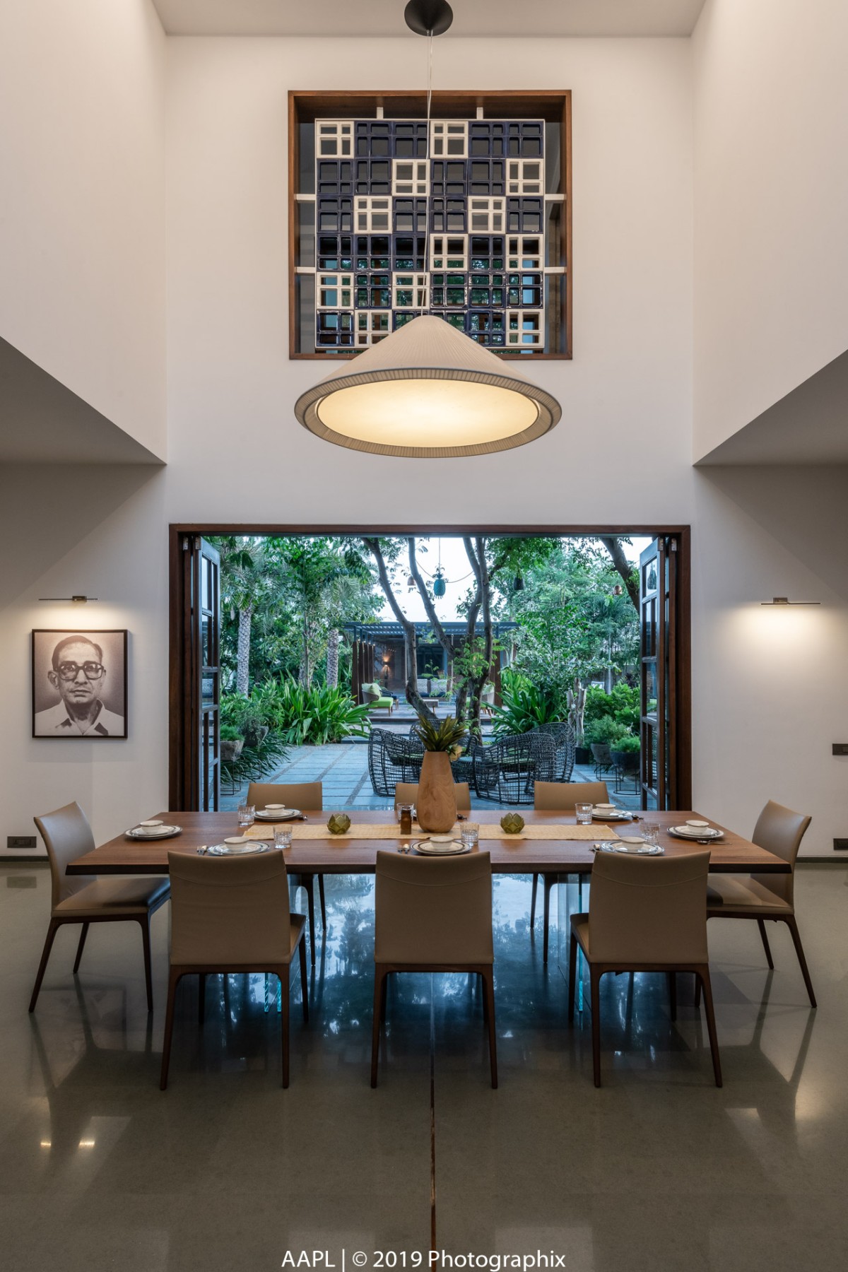 Dining of The Courtyard House by Associated Architects (i) Pvt. Ltd