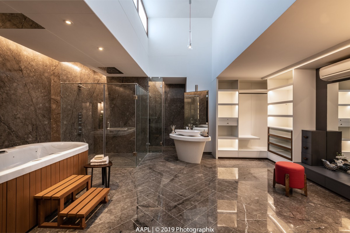 Son's Bathroom of The Courtyard House by Associated Architects (i) Pvt. Ltd