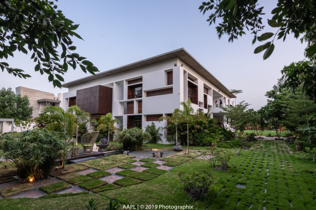 Side Elevation of The Courtyard House by Associated Architects (i) Pvt. Ltd