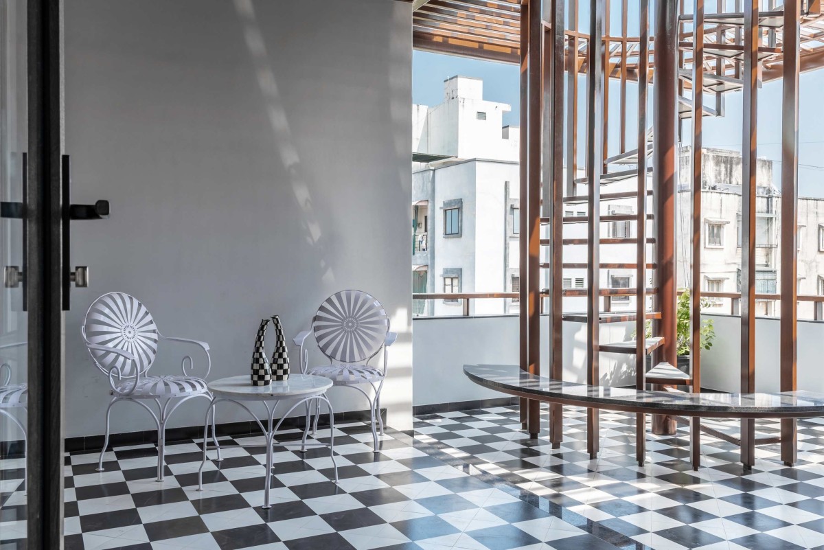 Balcony of Vrundavan by DF Architects