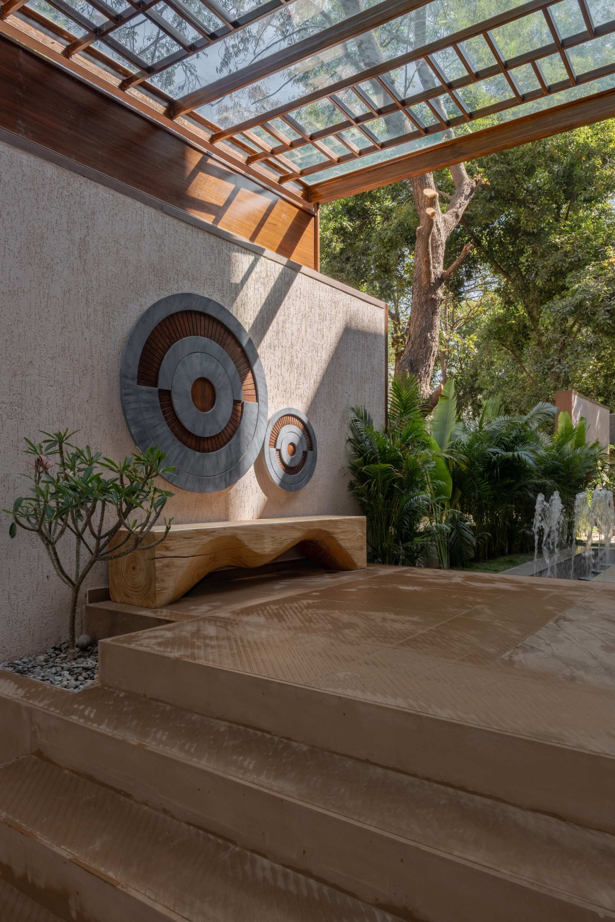 Entrance foyer of Green Serene House by Manoj Patel Design Studio