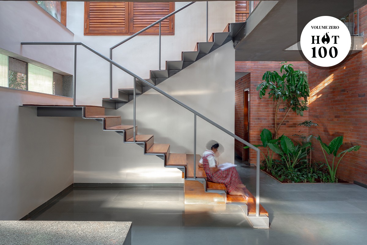 A Dialogue with the Past House by A Threshold