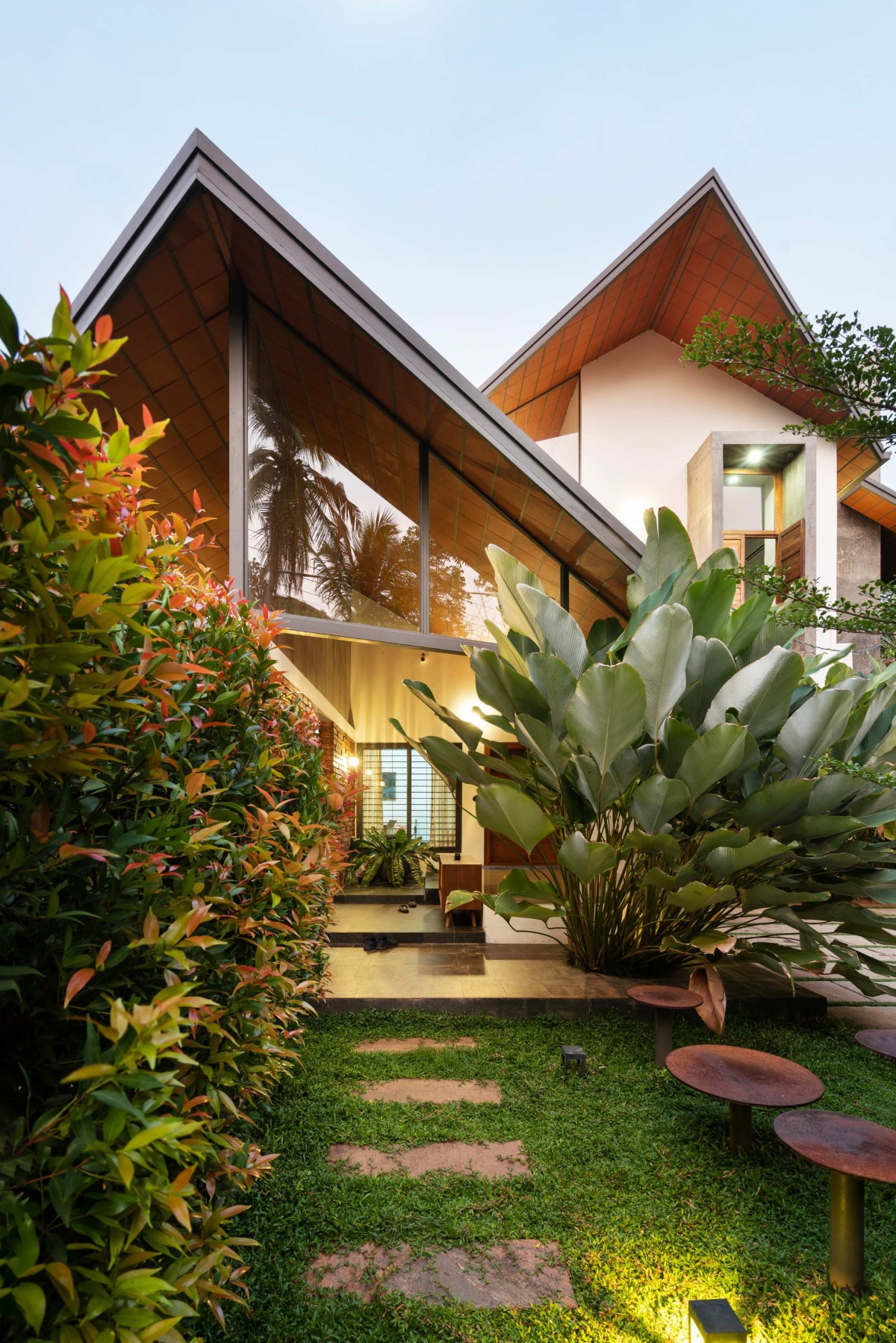 Valluvanad by Yuuga Designs | Modern Residential Architecture | VolumeZero